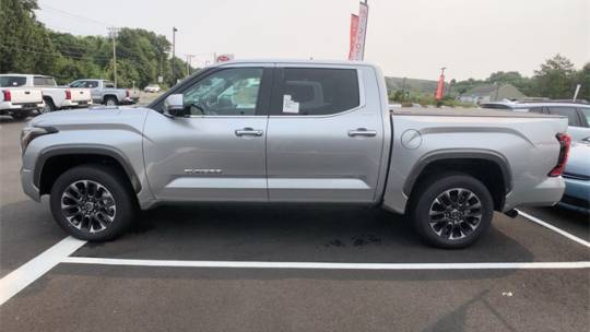 Toyota Tundra Limited CrewMax